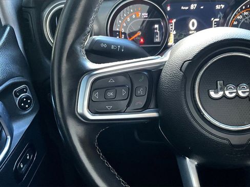 Used 2018 Jeep Wrangler Unlimited Sahara w/ Dual Top Group image 8