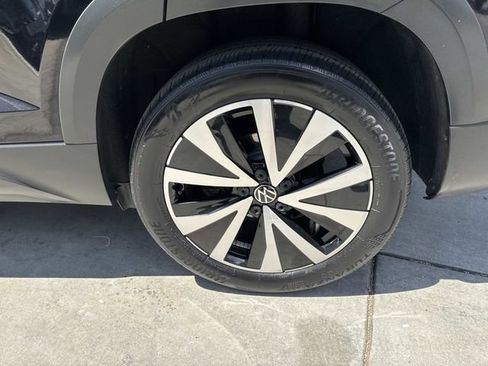 Used 2022 Volkswagen Taos SE w/ IQ.Drive SE Package AWD/4WD image 6