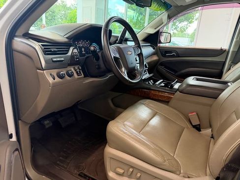 Used 2018 Chevrolet Suburban Premier AWD/4WD image 11