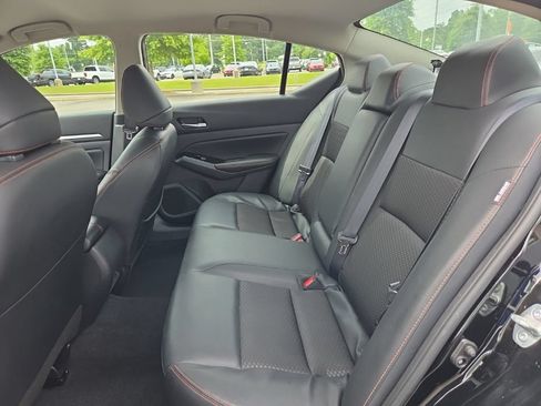 Used 2025 Nissan Altima 2.5 SR FWD image 11