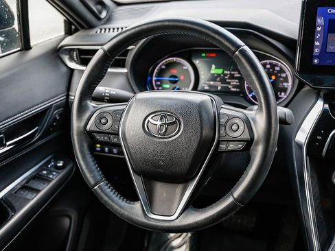 Used 2021 Toyota Venza Limited image 13