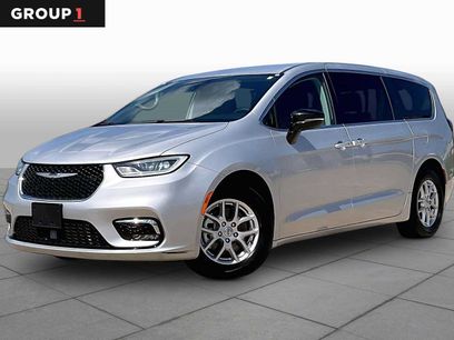 Used 2024 Chrysler Pacifica Touring-L