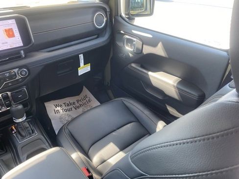 New 2025 Jeep Gladiator Sport image 34