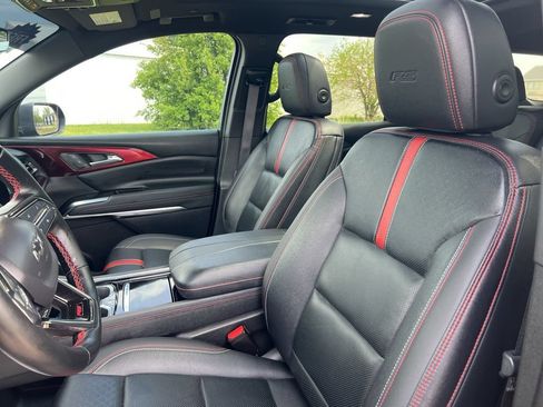 Used 2024 Chevrolet Traverse RS w/ LPO, Floor Liner Package AWD/4WD image 34