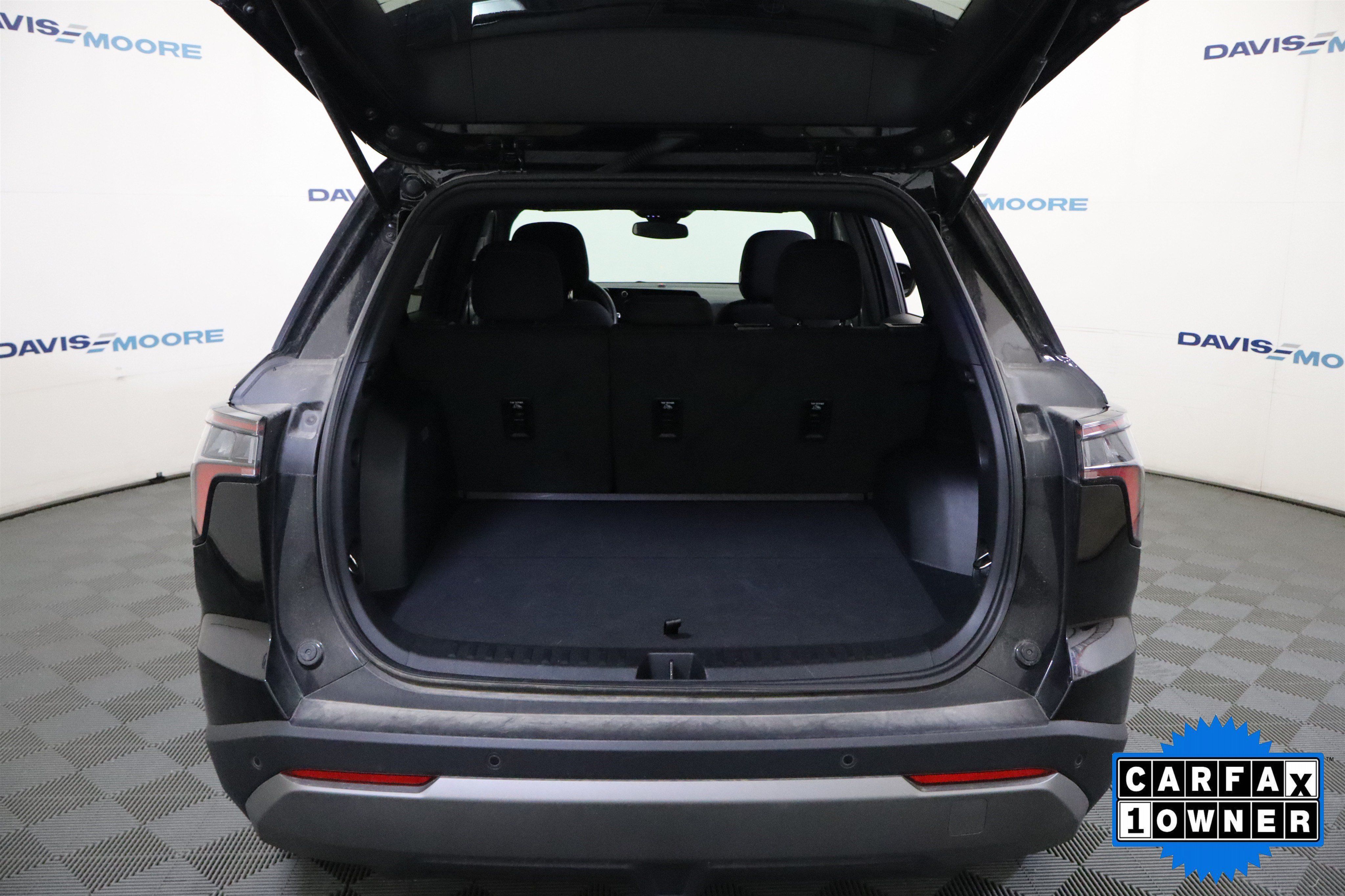 Used 2026 Chevrolet Equinox LT AWD/4WD image 9