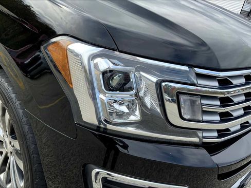 Used 2018 Ford Expedition Limited image 26