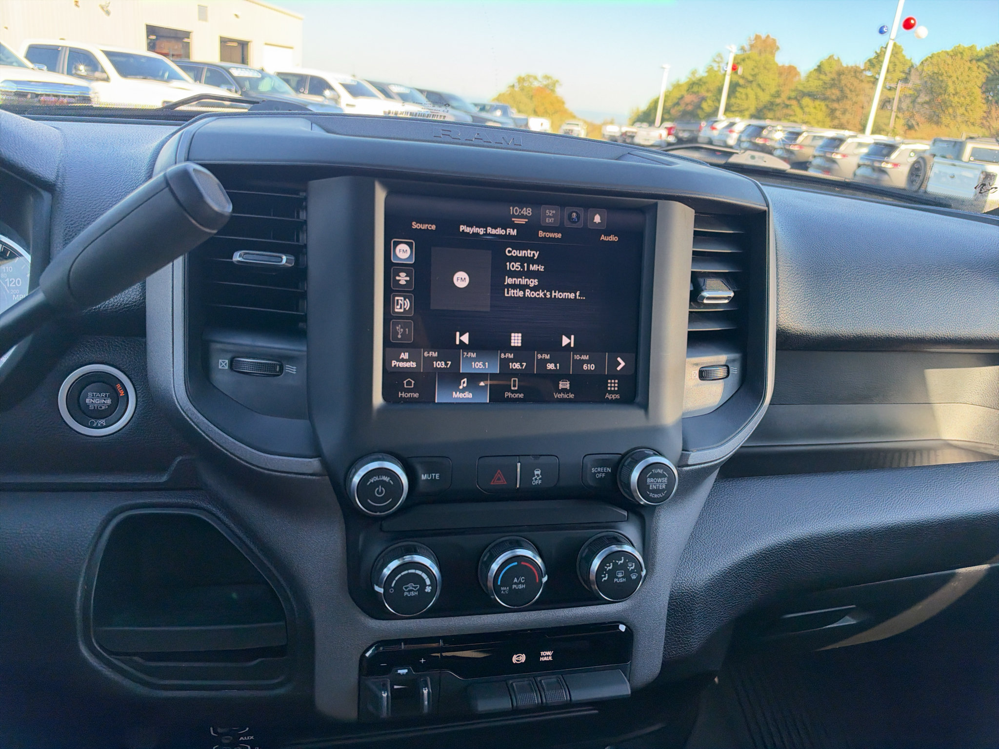 Used 2024 RAM 3500 Tradesman w/ Chrome Appearance Group AWD/4WD image 24
