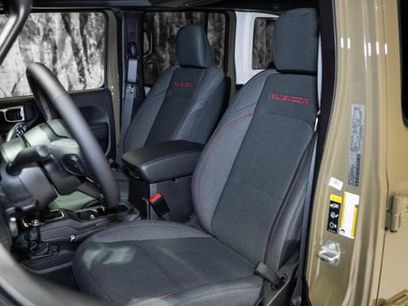 New 2025 Jeep Wrangler Unlimited Rubicon w/ Safety Group