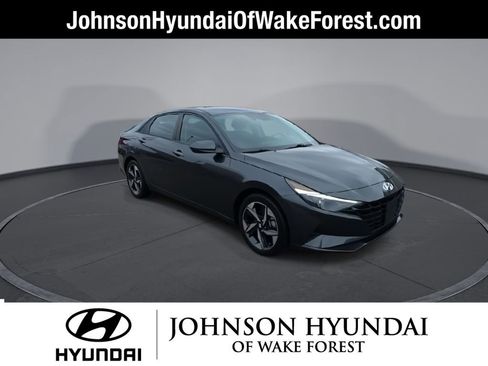 Certified 2023 Hyundai Elantra SEL w/ Convenience Package image 2