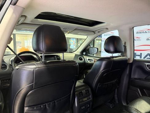 Used 2020 Nissan Pathfinder Platinum image 40