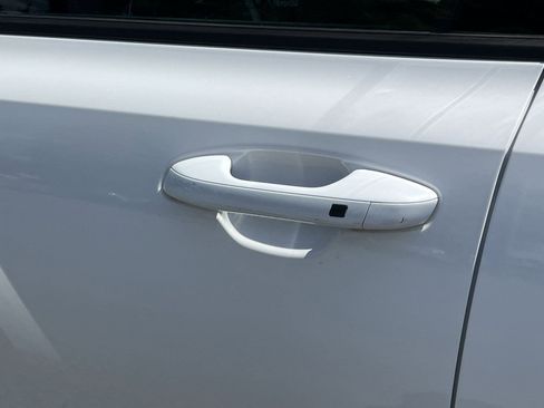 Used 2023 Kia Sorento S w/ Panoramic Sunroof Package FWD image 32