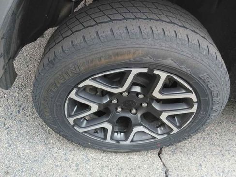 Used 2025 RAM 1500 Laramie image 9