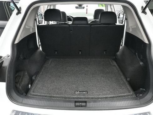 Used 2022 Volkswagen Tiguan SE AWD/4WD image 11