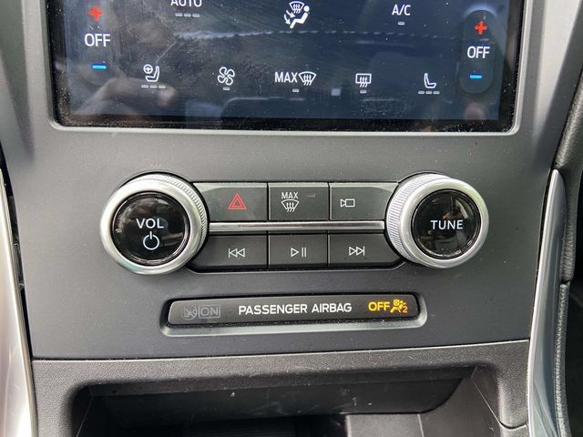 Used 2023 Ford Edge Titanium AWD/4WD image 26