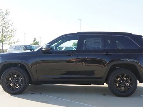 New 2026 Jeep Grand Cherokee Altitude AWD/4WD image 6