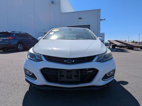 Used 2018 Chevrolet Cruze LT w/ RS Package image 2