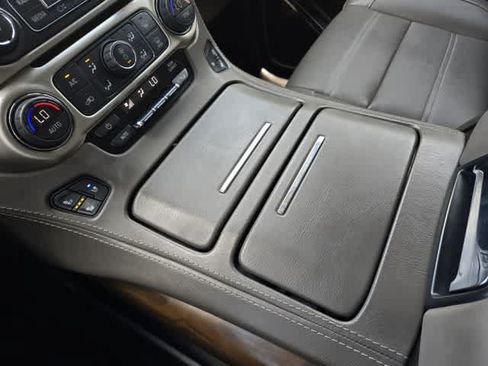 Used 2020 GMC Yukon Denali w/ Denali Ultimate Package AWD/4WD image 18