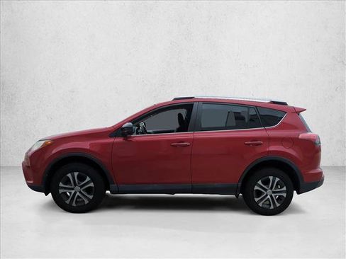 Used 2016 Toyota RAV4 LE image 7