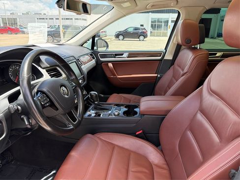 Used 2015 Volkswagen Touareg VR6 AWD/4WD image 10