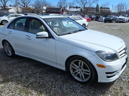 Used 2013 Mercedes-Benz C 300 4MATIC Sedan image 1