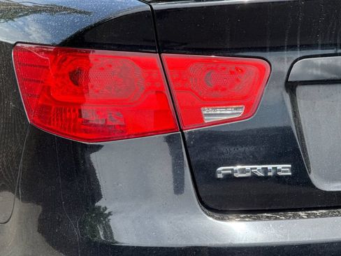 Used 2011 Kia Forte EX FWD image 22