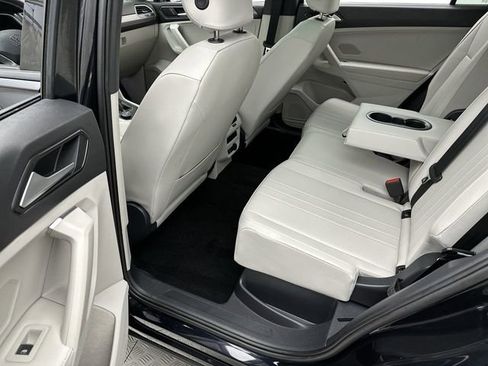 Used 2023 Volkswagen Tiguan SE R-Line image 23
