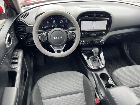 Used 2023 Kia Soul EX image 16