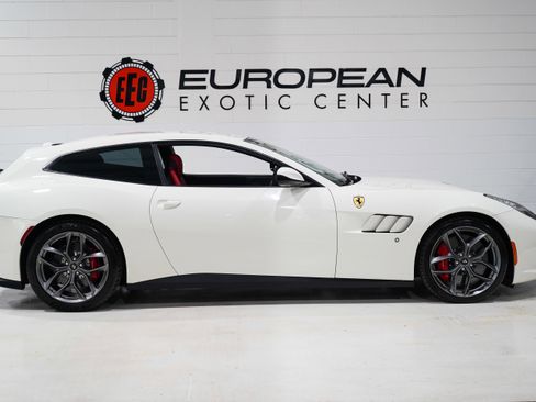 Used 2018 Ferrari GTC4Lusso T RWD image 6
