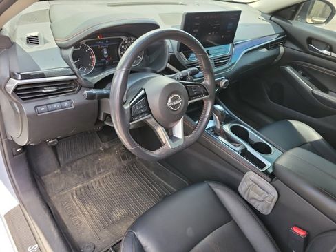 Used 2023 Nissan Altima 2.5 SR w/ SR Premium Package image 4