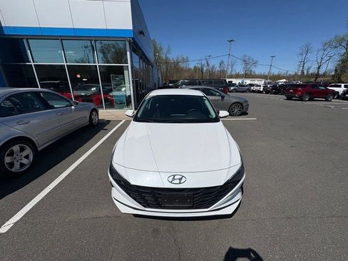 Used 2022 Hyundai Elantra SEL w/ Convenience Package image 4