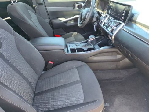 Used 2023 Kia Sorento LX image 12