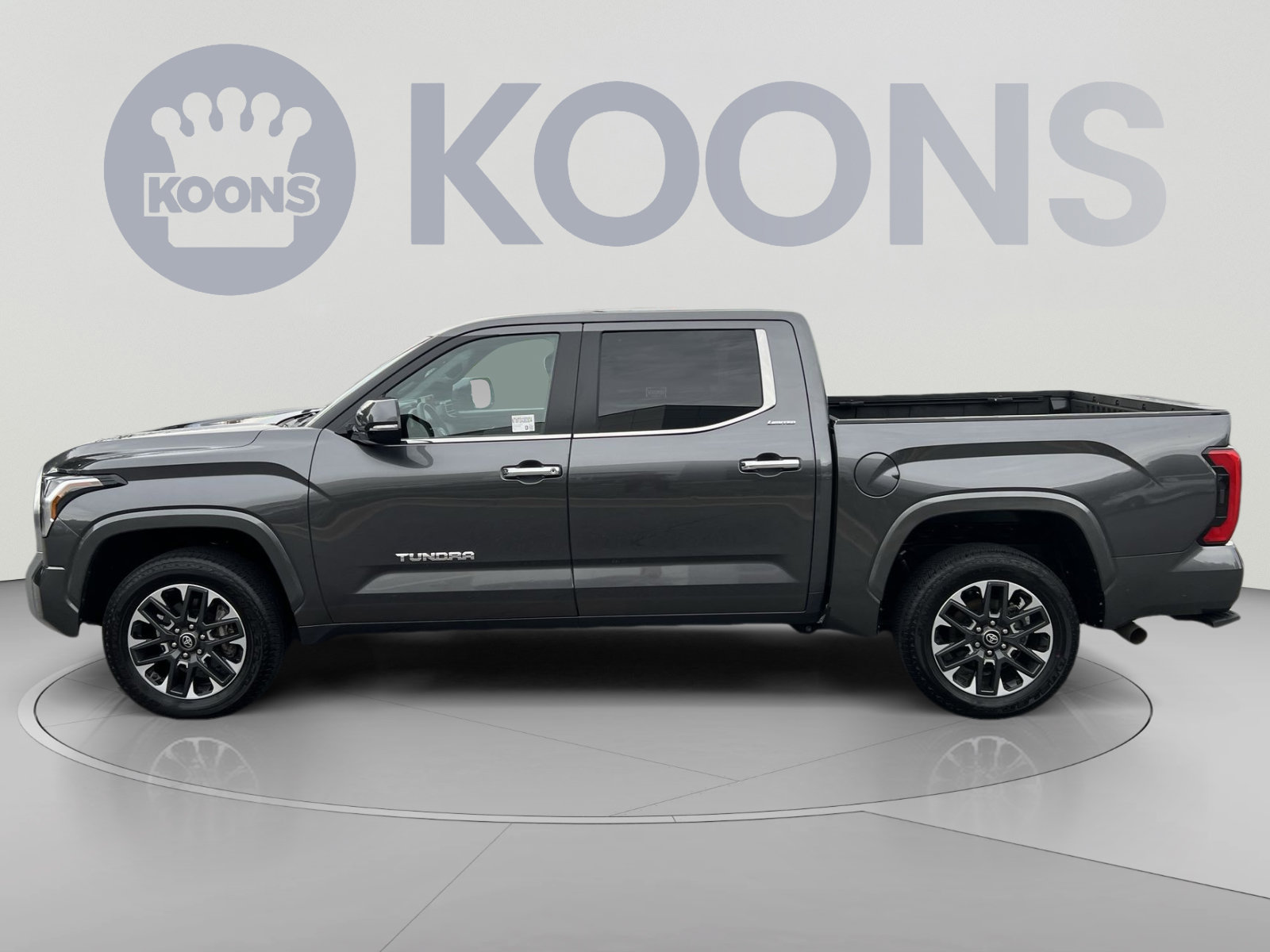 Used 2025 Toyota Tundra Limited AWD/4WD image 2