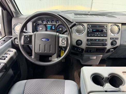 Used 2016 Ford F250 XLT w/ XLT Premium Package image 18