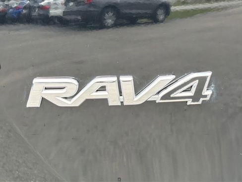 Used 2018 Toyota RAV4 LE w/ All Weather Liner Package image 23