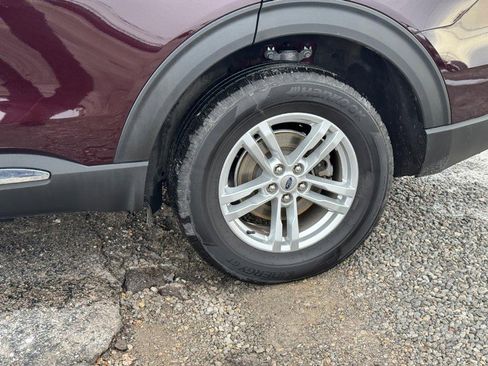 Used 2022 Ford Explorer XLT w/ Equipment Group 202A image 11