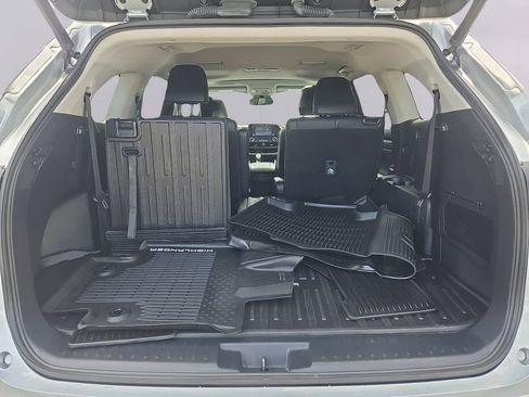 Used 2020 Toyota Highlander XLE AWD/4WD image 30