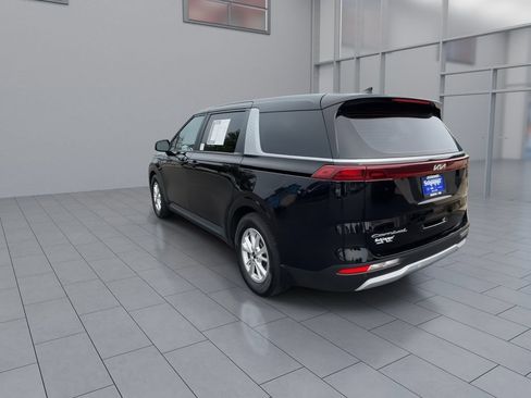 Used 2022 Kia Carnival LX FWD image 6