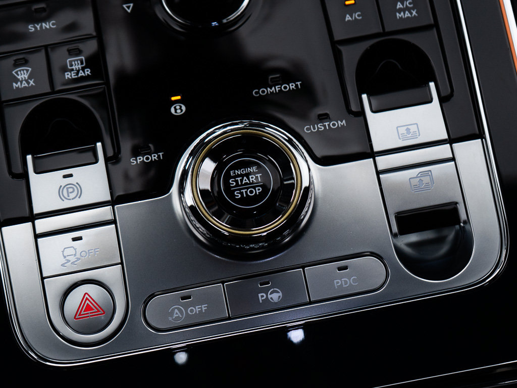 Used 2024 Bentley Flying Spur W12 AWD/4WD image 36