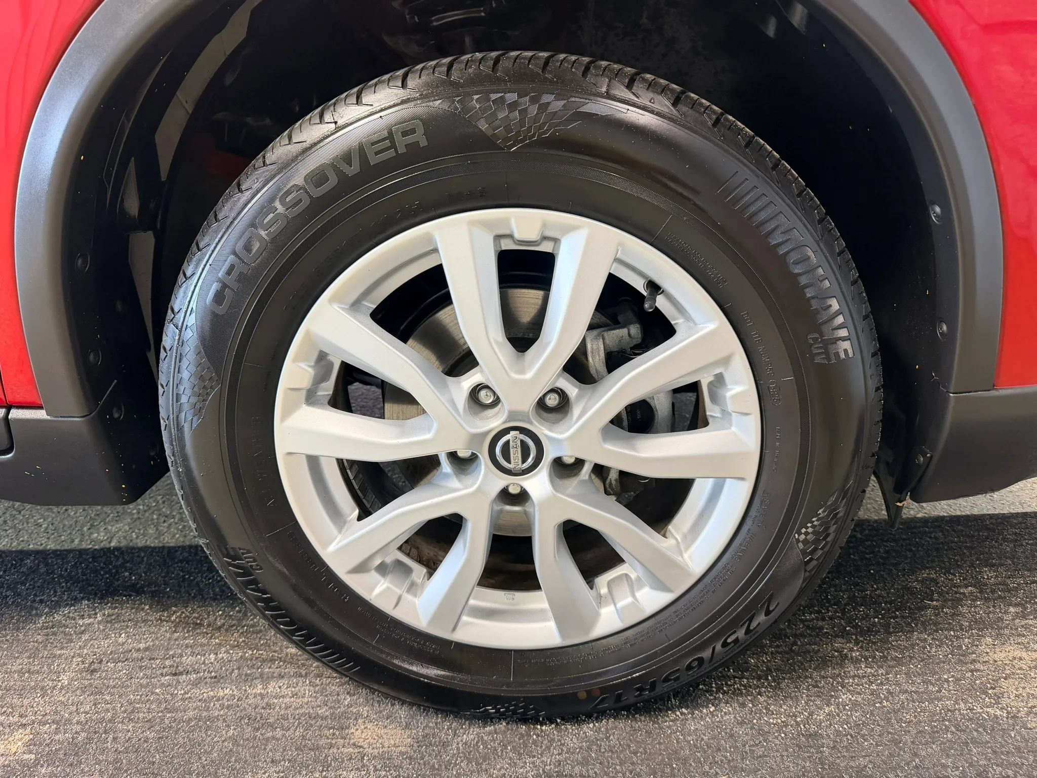 Used 2017 Nissan Rogue SV w/ Sun & Sound Touring Package AWD/4WD image 19