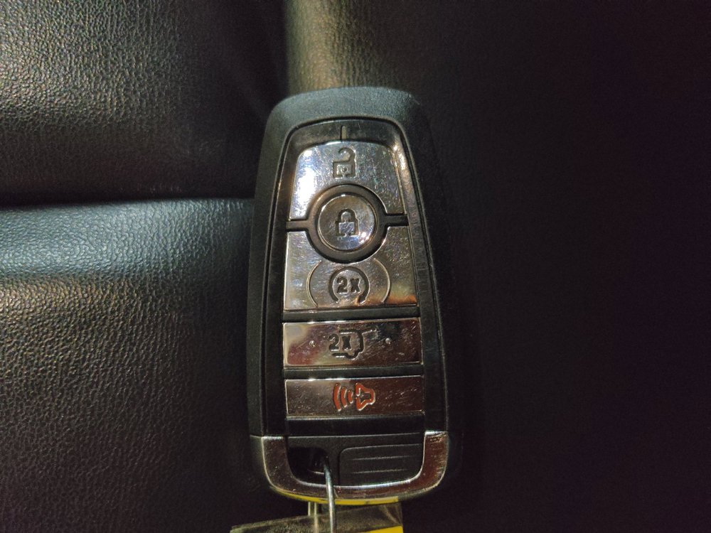 Used 2021 Lincoln Aviator 2WD w/ Class IV Trailer Tow Package image 32