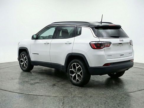 Used 2025 Jeep Compass Limited image 6