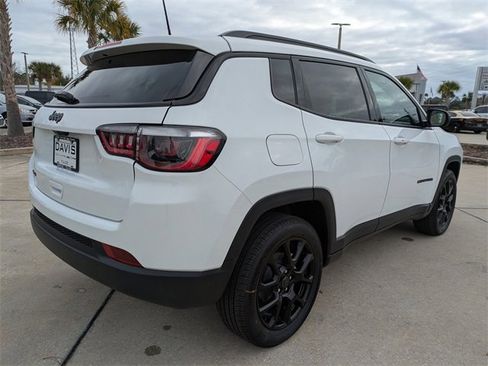 New 2026 Jeep Compass Latitude image 4
