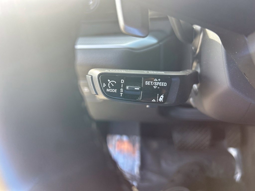 Used 2025 Porsche Cayenne AWD/4WD image 48