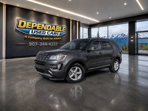 Used 2016 Ford Explorer XLT w/ Equipment Group 202A AWD/4WD image 1