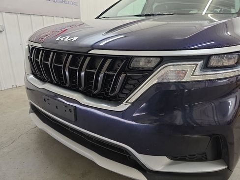 Used 2022 Kia Carnival LX image 5