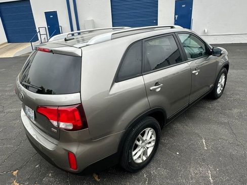 Used 2015 Kia Sorento LX AWD/4WD image 6