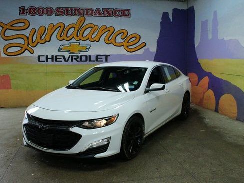 Used 2023 Chevrolet Malibu LT image 2