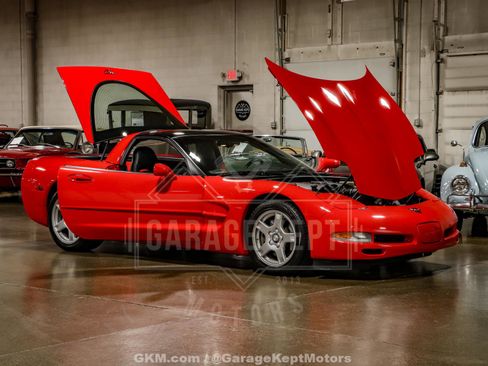 Used 1997 Chevrolet Corvette Coupe w/ Roof Pkg image 54