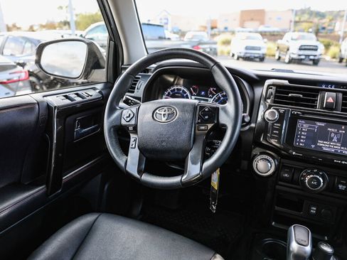 Certified 2018 Toyota 4Runner TRD Off-Road Premium image 5