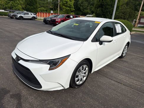 Used 2024 Toyota Corolla LE FWD image 9